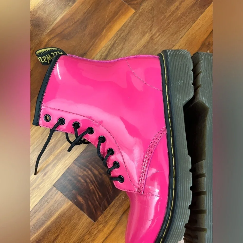 Dr Martens girls pink patent leather Big kid size USED
